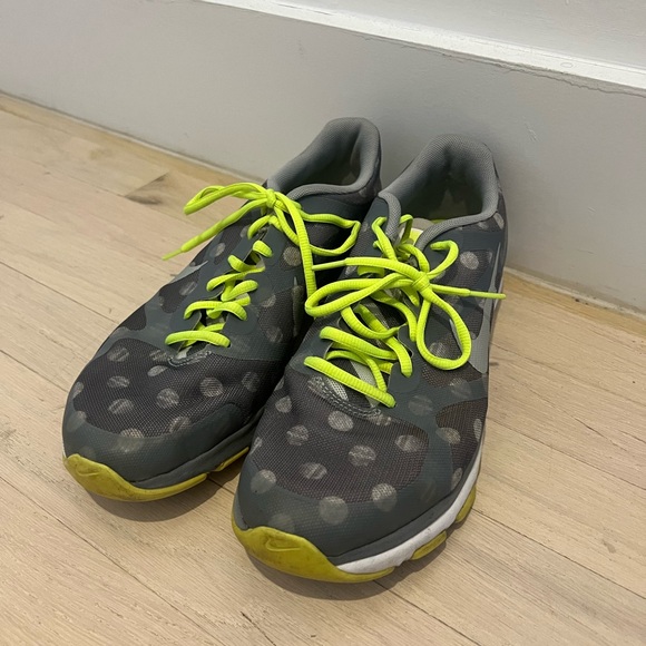 NIKE POLKA DOT SNEAKERS - Picture 2 of 5